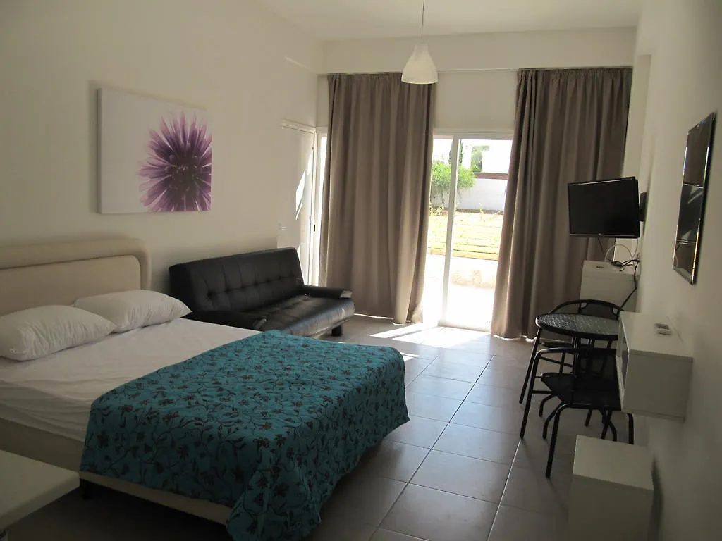 Sunny Holiday Apartments Protaras