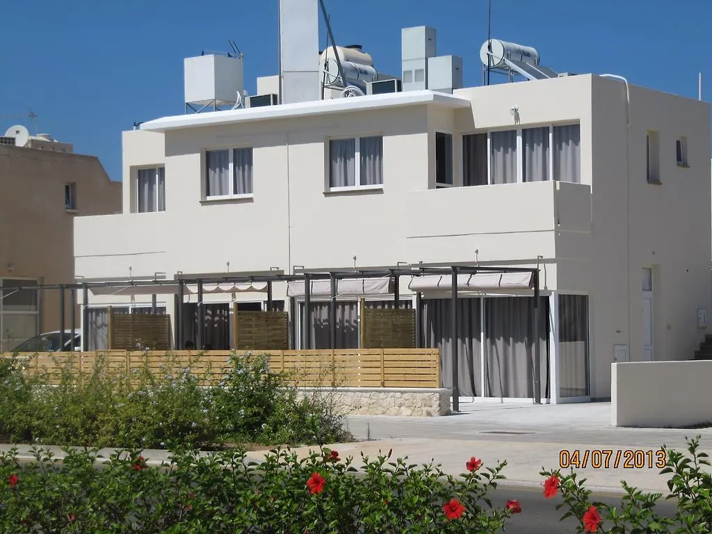 Sunny Holiday Apartments Protaras